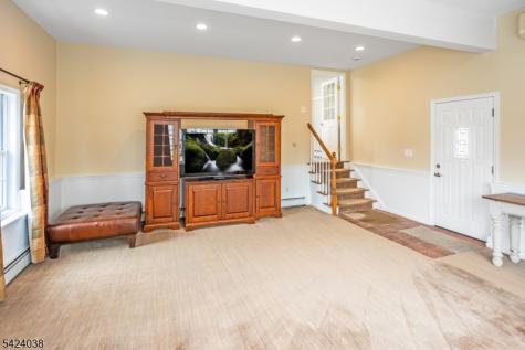 25 Tamarack Drive Roxbury NJ 07876