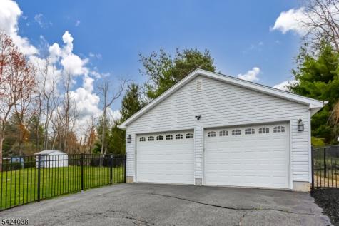 25 Tamarack Drive Roxbury NJ 07876