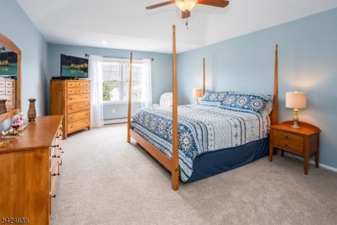 25 Tamarack Drive Roxbury NJ 07876
