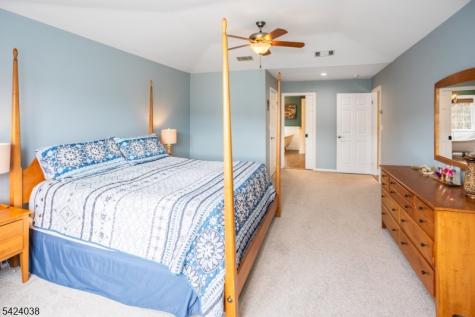 25 Tamarack Drive Roxbury NJ 07876