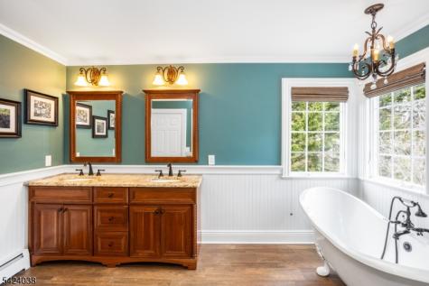25 Tamarack Drive Roxbury NJ 07876