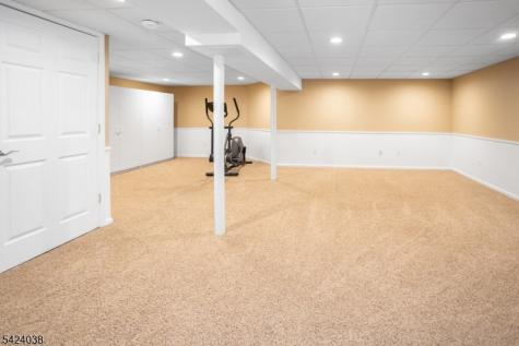25 Tamarack Drive Roxbury NJ 07876