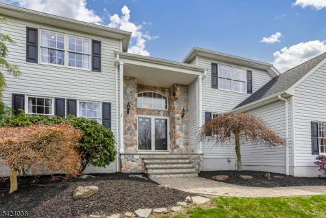 25 Tamarack Drive Roxbury NJ 07876