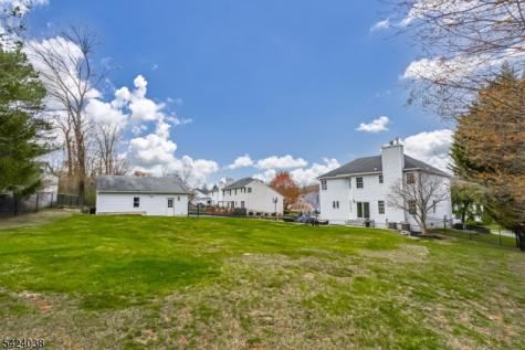 25 Tamarack Drive Roxbury NJ 07876