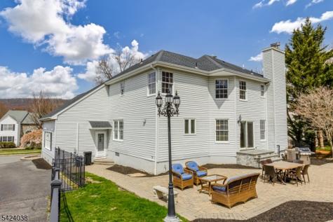 25 Tamarack Drive Roxbury NJ 07876