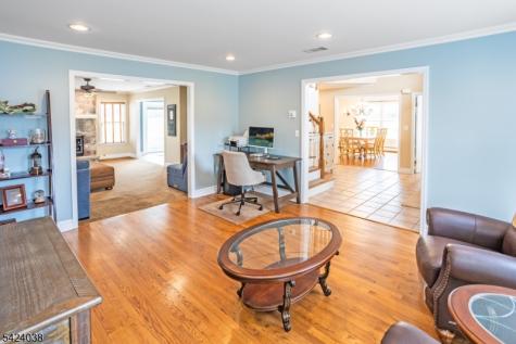25 Tamarack Drive Roxbury NJ 07876