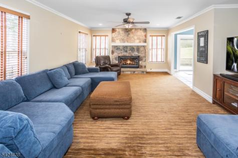 25 Tamarack Drive Roxbury NJ 07876