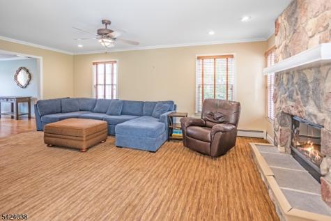25 Tamarack Drive Roxbury NJ 07876