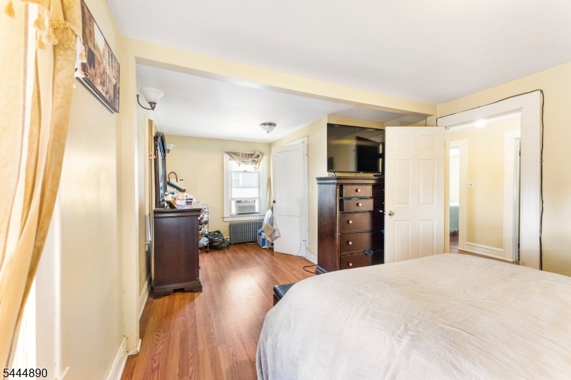 312 E 1st Avenue Roselle NJ 07203