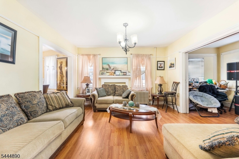 312 E 1st Avenue Roselle NJ 07203