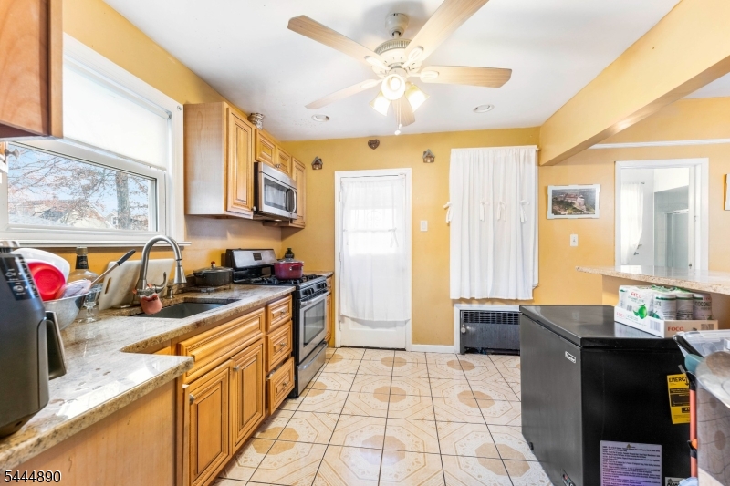 312 E 1st Avenue Roselle NJ 07203