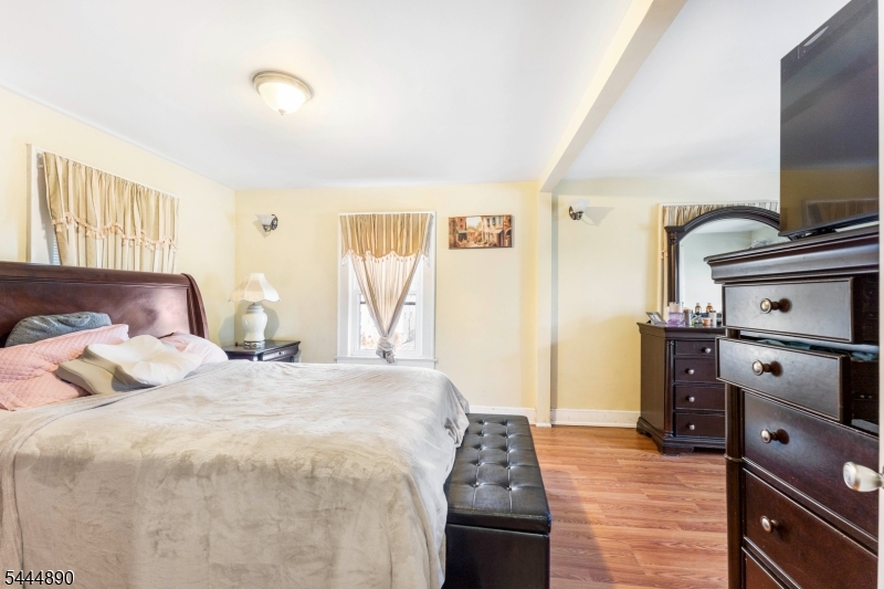 312 E 1st Avenue Roselle NJ 07203