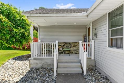62 New Street Hampton NJ 08827