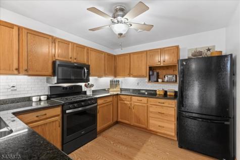 62 New Street Hampton NJ 08827