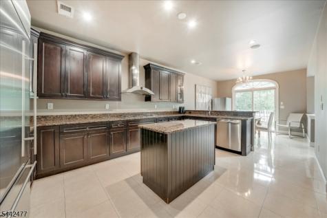 21 Whitbay Drive West Orange NJ 07052