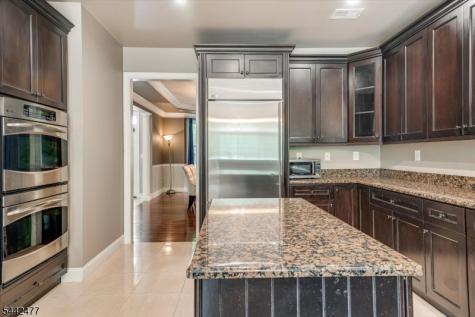 21 Whitbay Drive West Orange NJ 07052