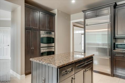 21 Whitbay Drive West Orange NJ 07052