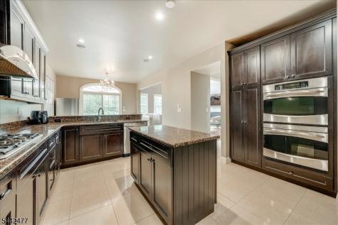 21 Whitbay Drive West Orange NJ 07052