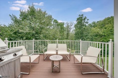 21 Whitbay Drive West Orange NJ 07052