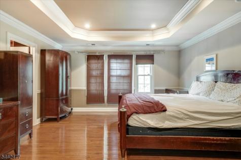 21 Whitbay Drive West Orange NJ 07052