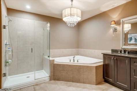 21 Whitbay Drive West Orange NJ 07052