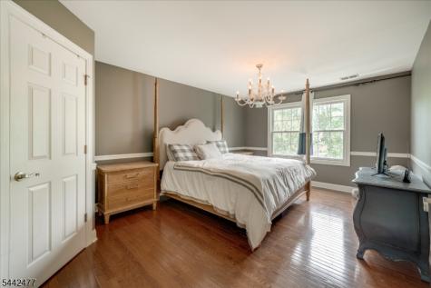 21 Whitbay Drive West Orange NJ 07052