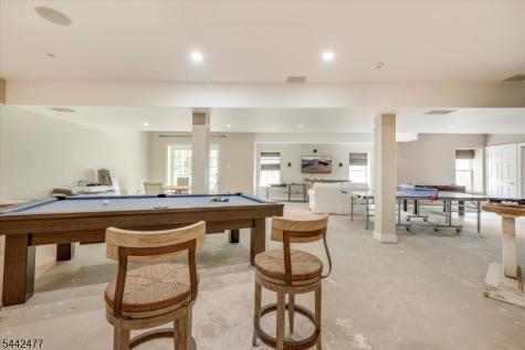 21 Whitbay Drive West Orange NJ 07052