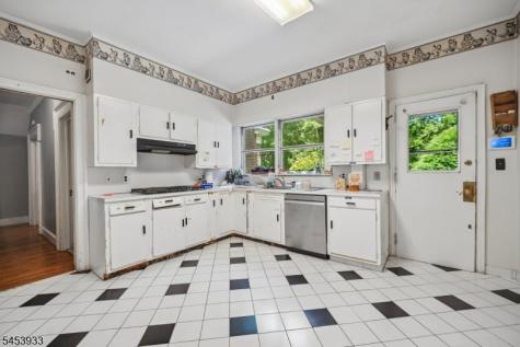 231 Exeter Way Hillside NJ 07205