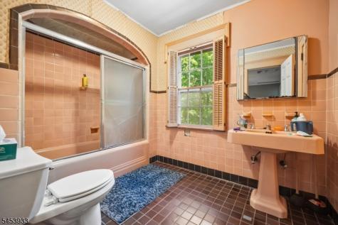 231 Exeter Way Hillside NJ 07205