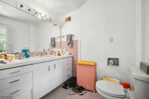 231 Exeter Way Hillside NJ 07205