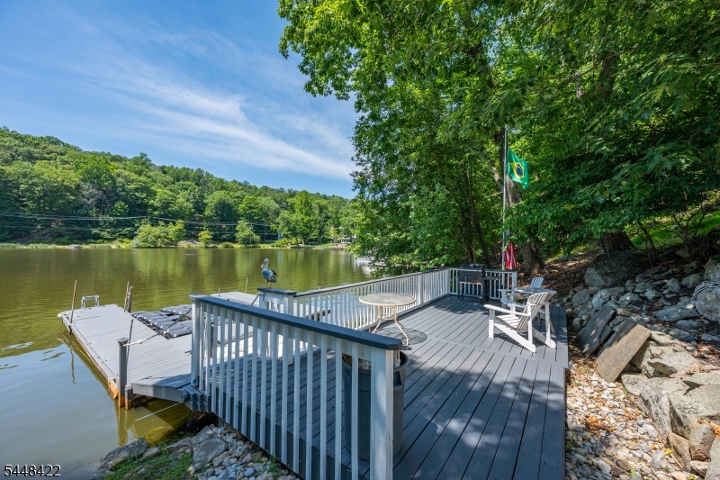 38 Oneida Avenue Hopatcong NJ 07843