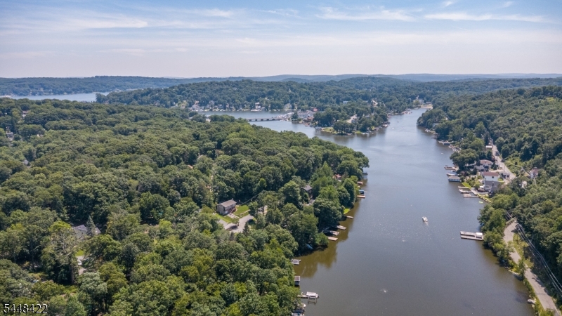 38 Oneida Avenue Hopatcong NJ 07843