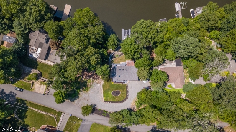 38 Oneida Avenue Hopatcong NJ 07843
