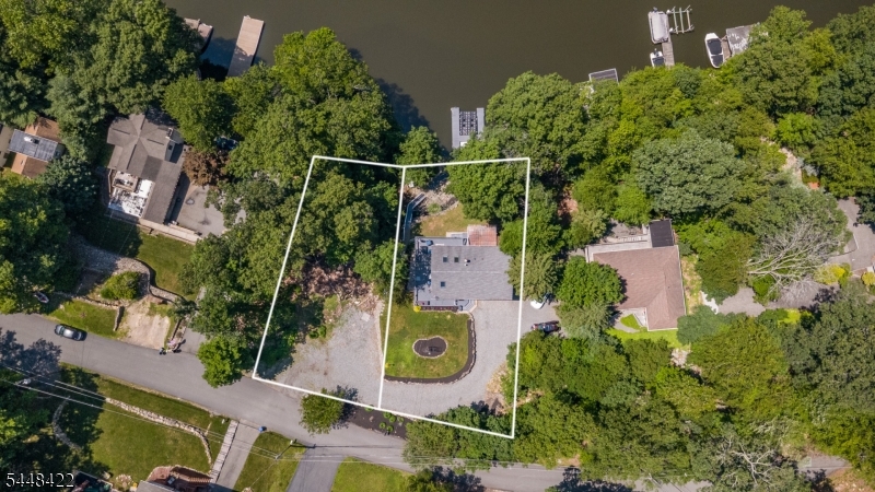 38 Oneida Avenue Hopatcong NJ 07843