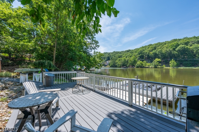 38 Oneida Avenue Hopatcong NJ 07843