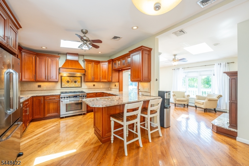 38 Oneida Avenue Hopatcong NJ 07843