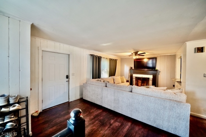 17 Orchard Street Pompton Lakes NJ 07442