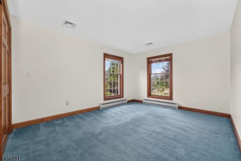 8 Meadowlark Way East Amwell NJ 08551