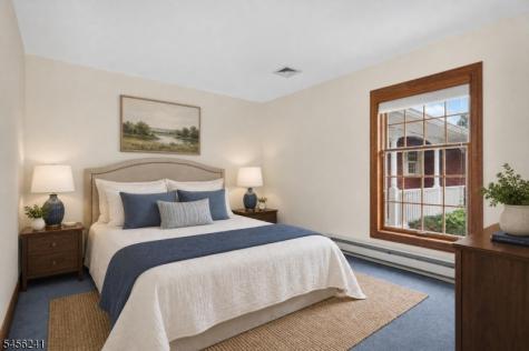 8 Meadowlark Way East Amwell NJ 08551