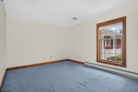 8 Meadowlark Way East Amwell NJ 08551