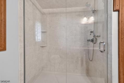 8 Meadowlark Way East Amwell NJ 08551