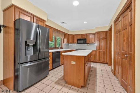 8 Meadowlark Way East Amwell NJ 08551