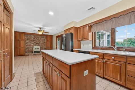 8 Meadowlark Way East Amwell NJ 08551