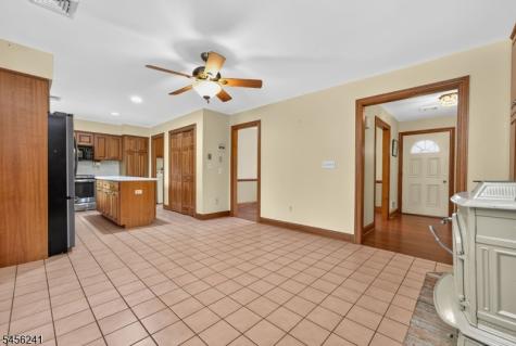 8 Meadowlark Way East Amwell NJ 08551