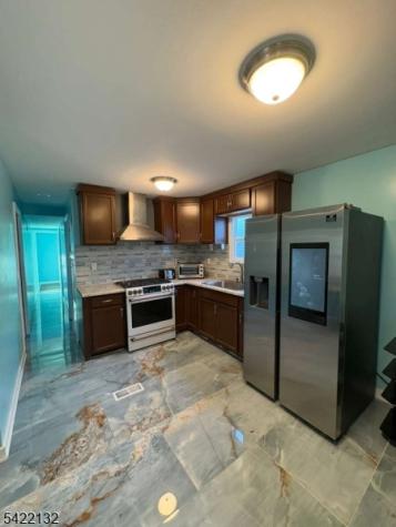 21 Helen Moonachie NJ 07074
