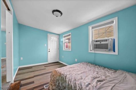 21 Helen Moonachie NJ 07074