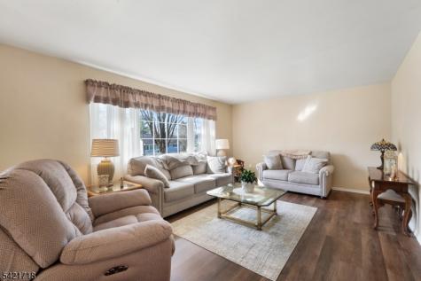 13 Hillside Drive Clinton NJ 08809