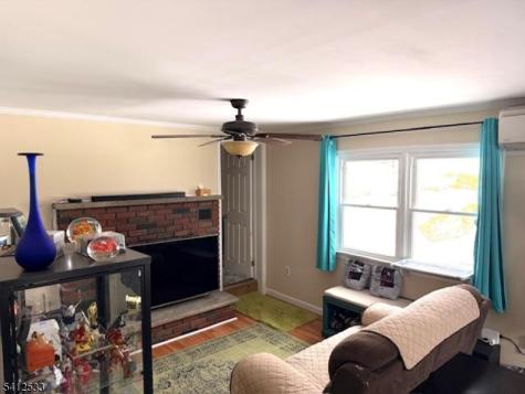 136 Dupont Avenue Hopatcong NJ 07843