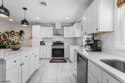 88 Leber Avenue Carteret NJ 07008