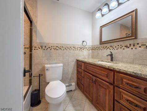 8 Woodland Drive Washington NJ 07853